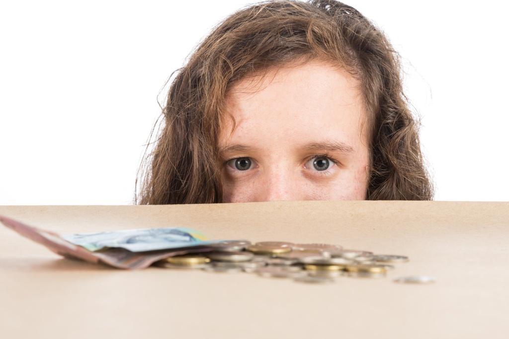 young-woman-studying-desk-against-white-background.jpg деньги